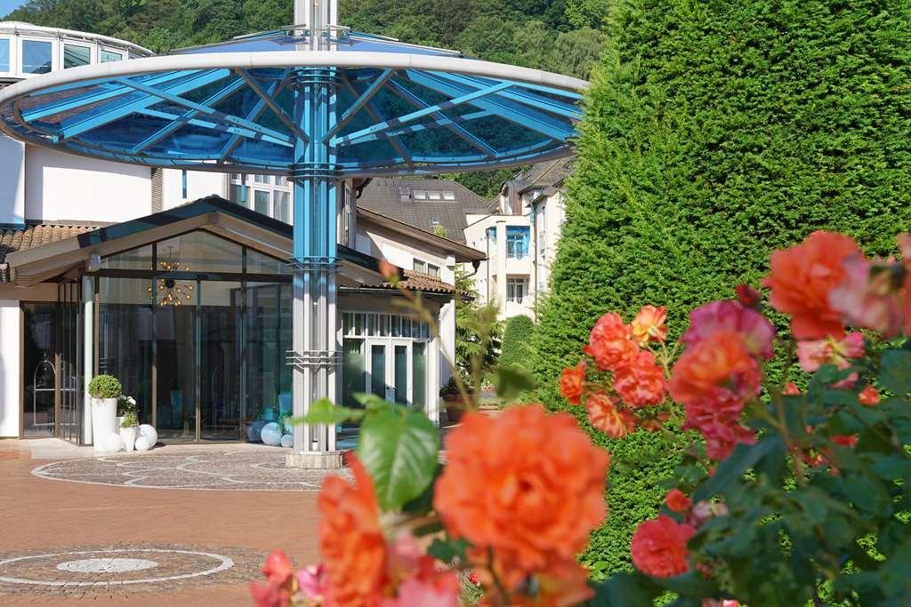 Vila Vita Rosenpark Marburg Exterior photo Entrance of the German National Academy for Public Health at the Robert Koch Institute