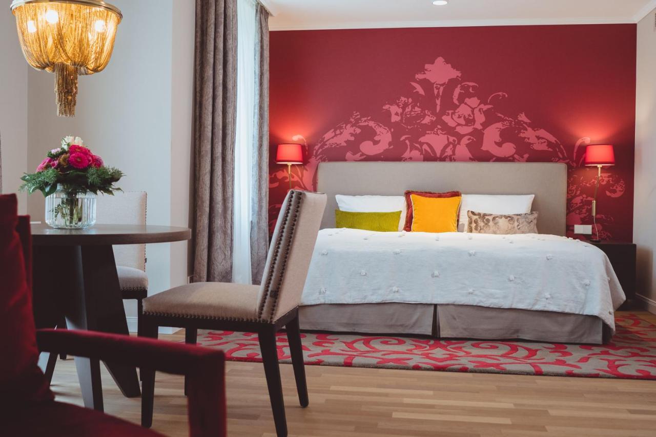 Vila Vita Rosenpark Marburg Exterior photo A room at the hotel