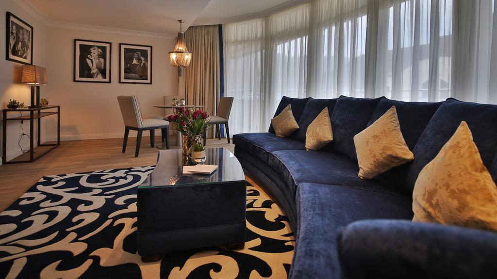 Vila Vita Rosenpark Marburg Exterior photo A suite at the hotel