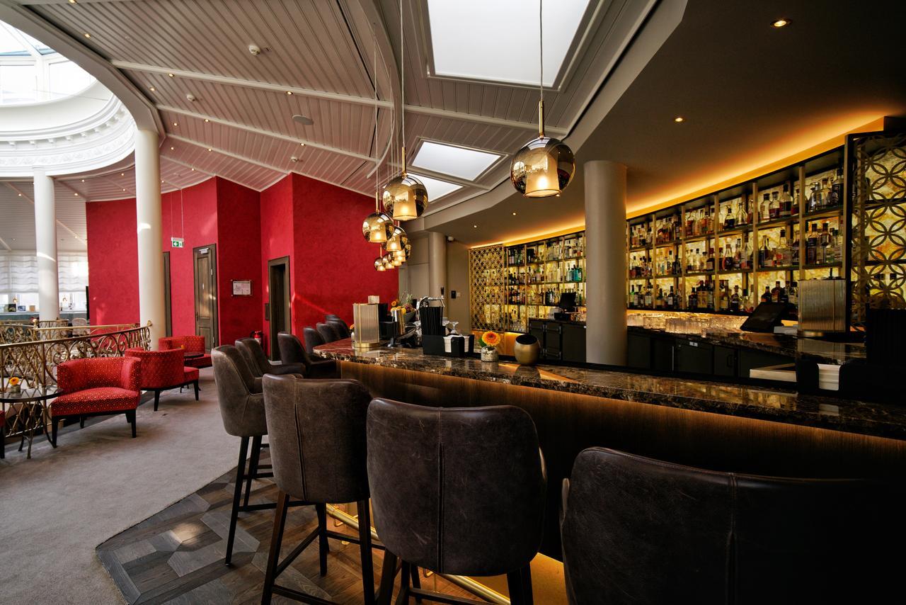 Vila Vita Rosenpark Marburg Exterior photo The bar at the 100 Queen's Gate