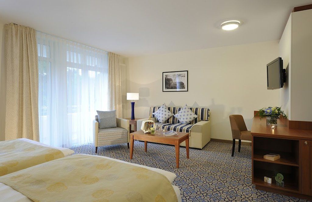 Vila Vita Rosenpark Marburg Exterior photo A typical hotel room